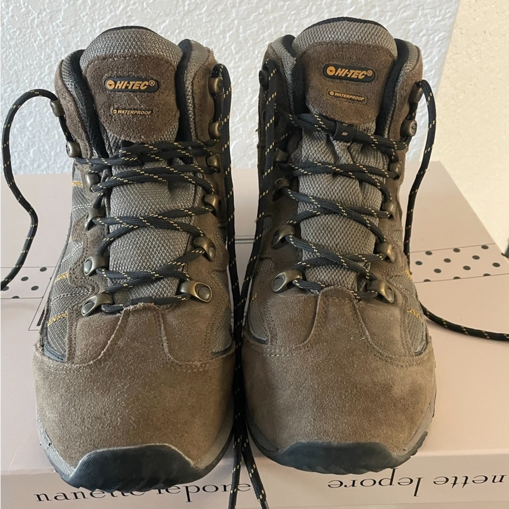 Hi-tech boots outdoor hiking boots